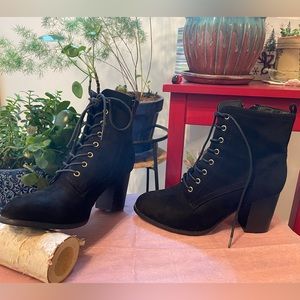 Journee Collection Baylor Women's Block Heel Ankle Boots